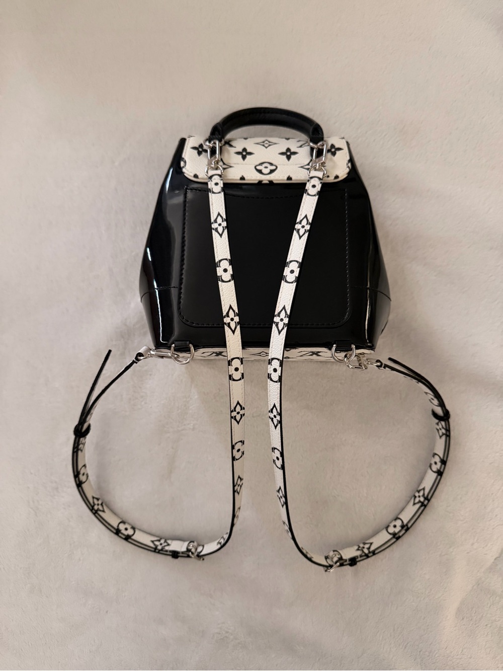 Louis Vuitton Black & White Monogram Vernis Hot Springs Backpack - Picture 3 of 12